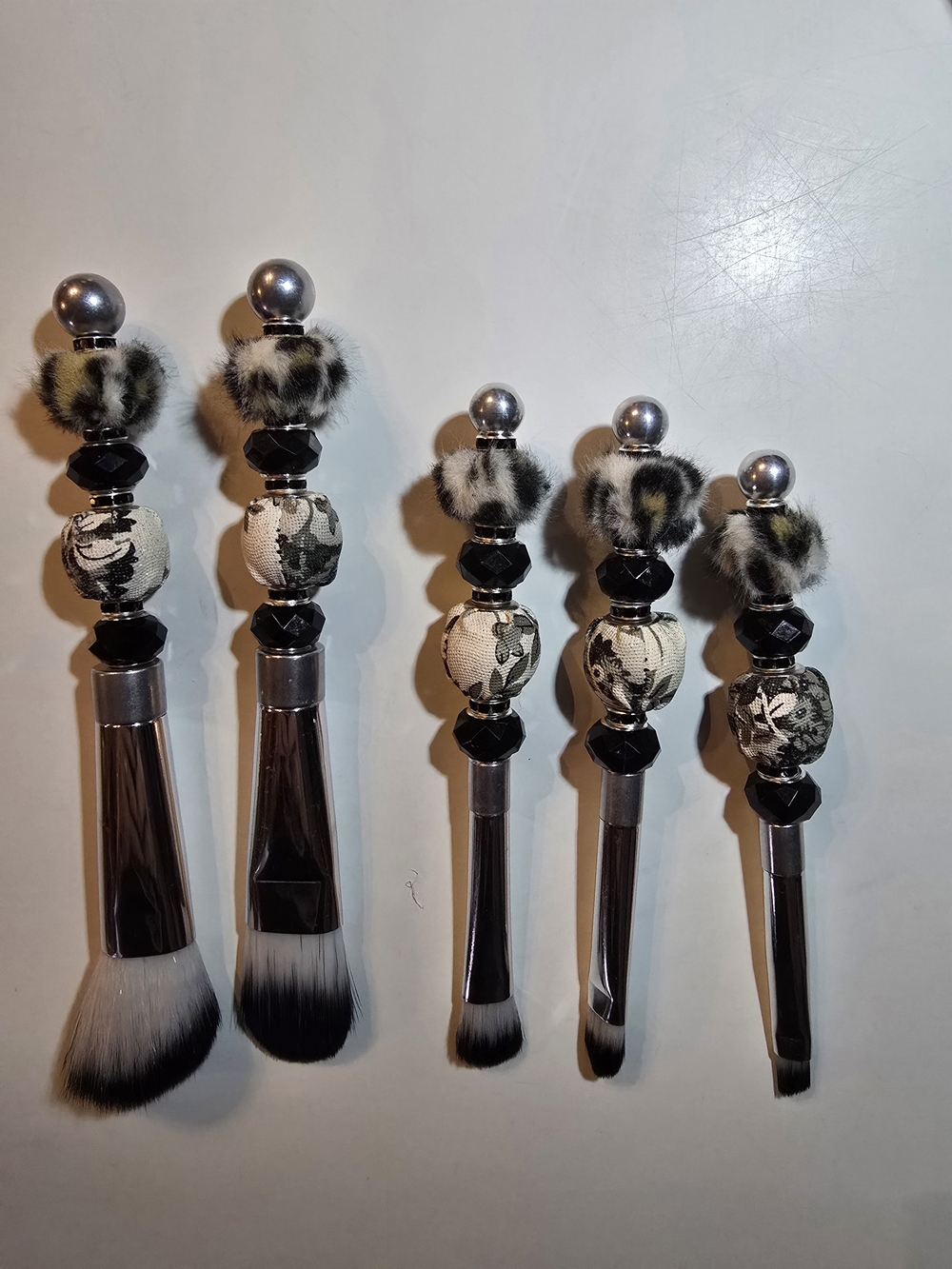 Black & White Decorative Makeup Brush Set